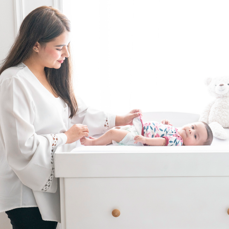 Cojín cambiador impermeable para bebés y bebés, ComforPedic de Beautyrest,  color blanco