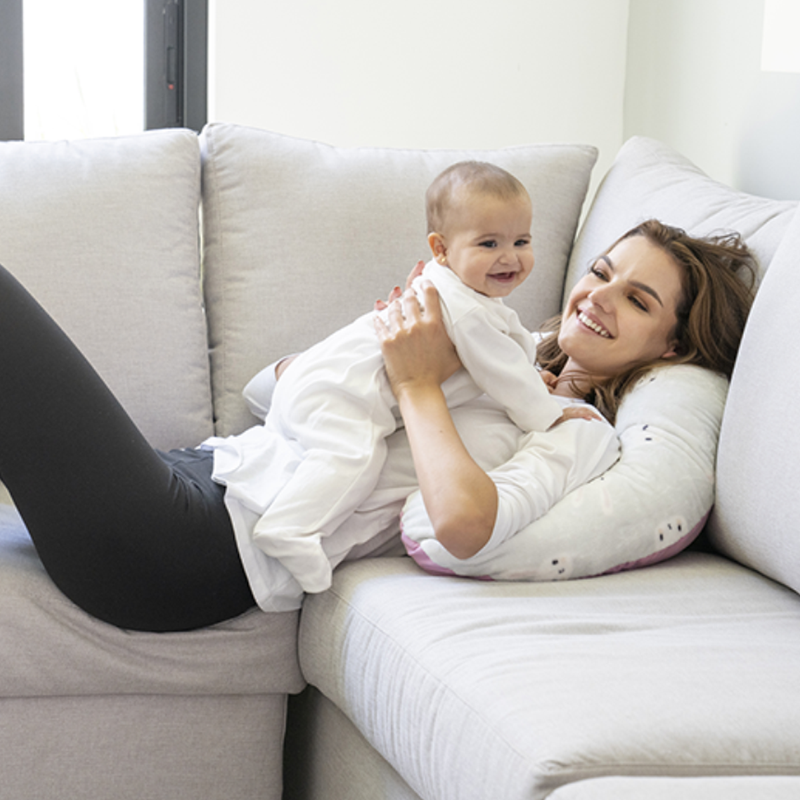 Las mejores almohadas para embarazo y lactancia que ayudan a mamás y bebés