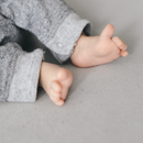 Juego de sábanas de camiseta para cuna Gris